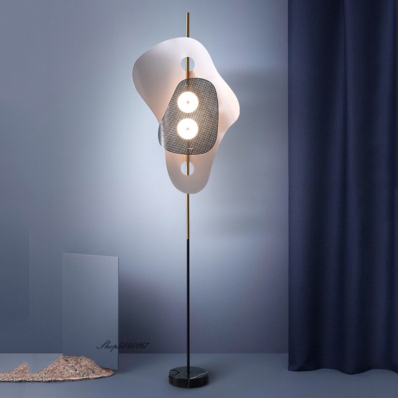 북유럽 디자이너 플로어 램프 불규칙한 음영 거실 장식을위한 키가 큰 램프 램프 옆에 성격 침실 Led 조명